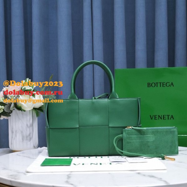 Perfect BOTTEGA VENETA Arco Small Tote Bag 30CM