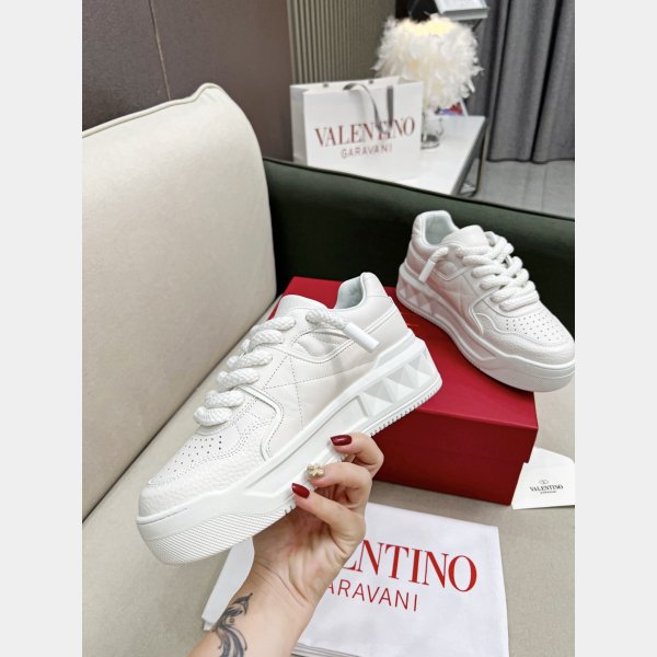 Best Quality Valentino Bread Shoes/Sneakers Good Women/Men price